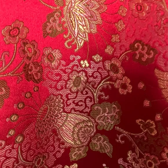 Luxurious Red  and gold Floral Haori Women's Kimono - Picture 7 of 7